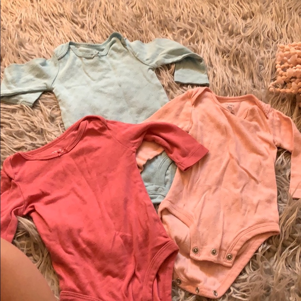 6M Carter’s 3 Pack long sleeve onesies